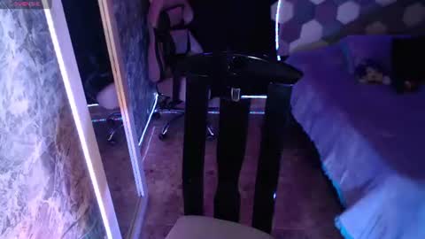 Snapshot of danniela_james chatting on 21, 6, 2026 danna online show from 21, 6, 2026