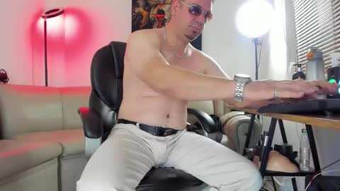 Snapshot of dante_bellini chatting on 9, 1, 2026 dante_bellini online show from 9, 1, 2026