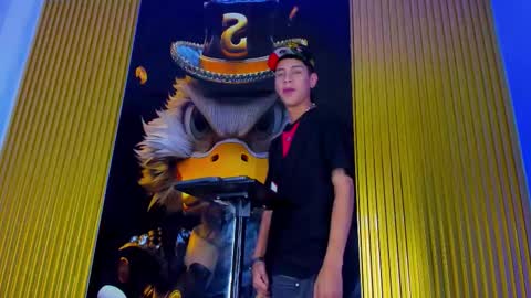 dante_brown1 online show from 9, 11, 2025