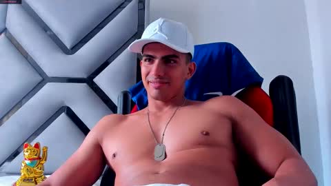 Snapshot of danterouxx chatting on 4, 2, 2026 Dante online show from 4, 2, 2026