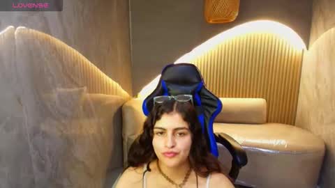 Snapshot of dany_r_ chatting on 20, 10, 2025 Dany online show from 20, 10, 2025