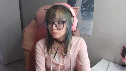 Snapshot of danyelleeyermann chatting on 20, 5, 2026 danyelleeyermann online show from 20, 5, 2026