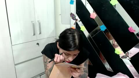 daphne877046 online show from 18, 1, 2026