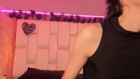 daphne_and_roger online show from 12, 3, 2026