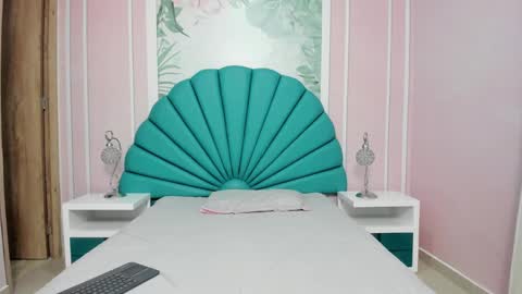 Daphne  online show from 21, 1, 2025