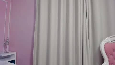 Daphne  online show from 31, 1, 2025