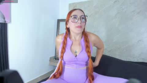 Snapshot of daphne_hills chatting on 14, 5, 2026 Daphne Hills online show from 14, 5, 2026