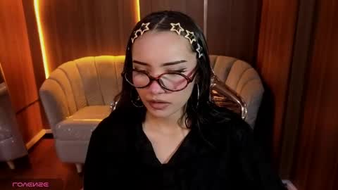 Snapshot of daphne_nicole_b chatting on 1, 6, 2026 daphne_nicole_b online show from 1, 6, 2026