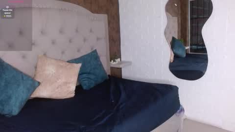 daphne_walton online show from 19, 11, 2025