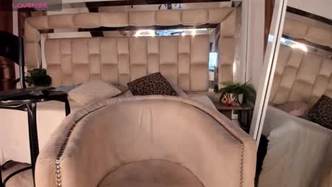 Daphne online show from 3, 10, 2025