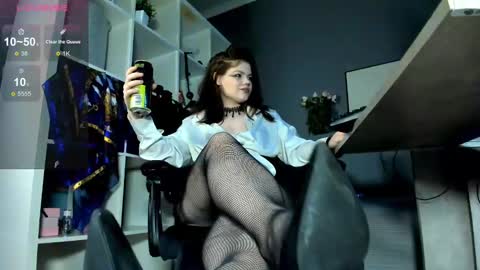 Dari the it woman online show from 5, 3, 2025