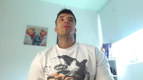 Darius Phoenix  online show from 7, 6, 2026