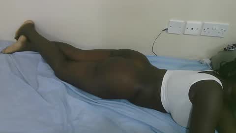 Snapshot of dark_chocoloate chatting on 22, 12, 2025 coco online show from 22, 12, 2025