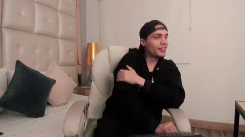 dark_sun333 online show from 10, 1, 2026