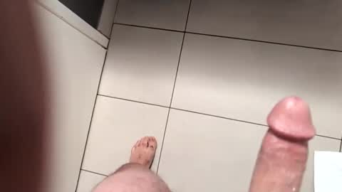 darkale24759843 online show from 2, 12, 2025