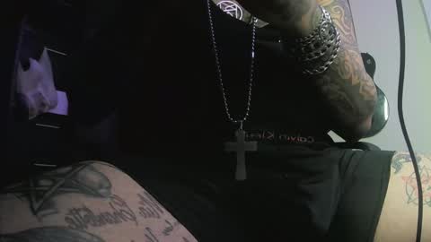 darkclothes online show from 4, 1, 2025