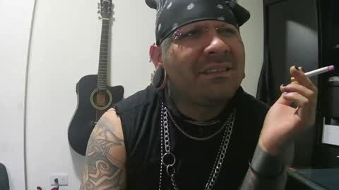 darkclothes online show from 22, 1, 2025