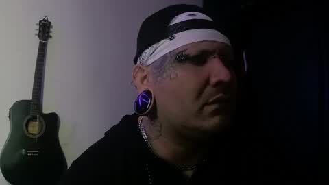 darkclothes online show from 25, 1, 2025