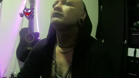 darkclothes online show from 25, 1, 2025