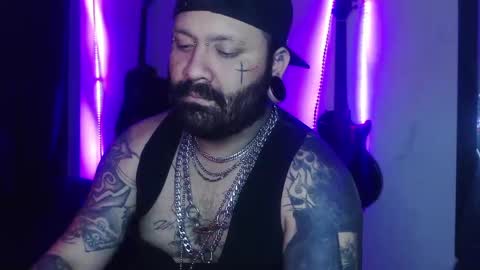 darkclothes online show from 4, 3, 2025