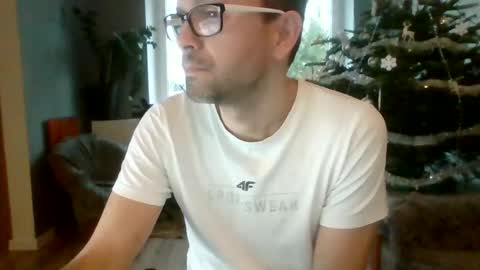 Snapshot of darkhaired34 chatting on 30, 12, 2024 darkhaired34 online show from 30, 12, 2024