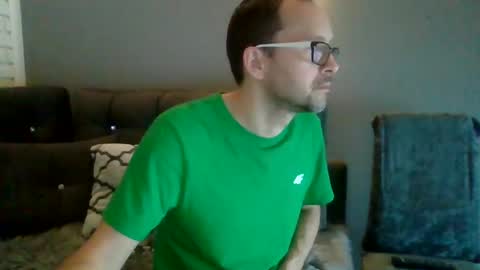 Snapshot of darkhaired34 chatting on 5, 1, 2025 darkhaired34 online show from 5, 1, 2025