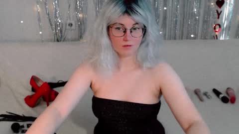 Kelly online show from 12, 9, 2025