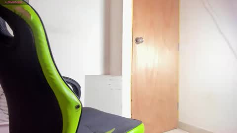 darkknightx01 online show from 10, 9, 2025