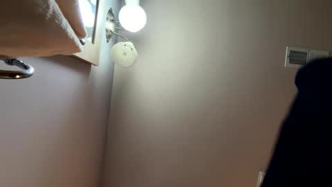 darknite083072 online show from 18, 12, 2025