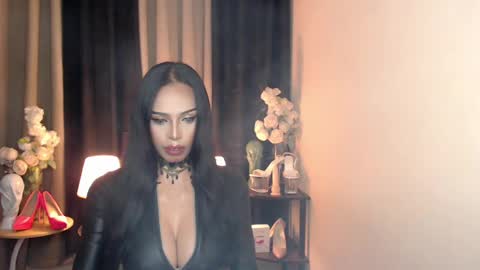 HAPPY BIRTHDAY MISTRESS MADRIANA online show from 4, 1, 2025