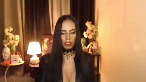 HAPPY BIRTHDAY MISTRESS MADRIANA online show from 25, 1, 2025
