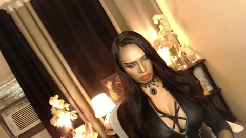 HAPPY BIRTHDAY MISTRESS MADRIANA online show from 8, 3, 2025