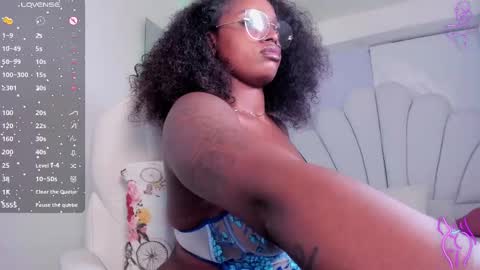 Snapshot of darle_volant chatting on 5, 10, 2025 Darle Volant online show from 5, 10, 2025