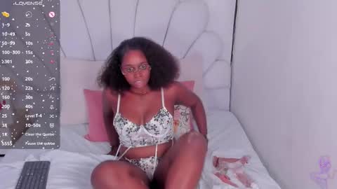 Snapshot of darle_volant chatting on 15, 10, 2025 Darle Volant online show from 15, 10, 2025