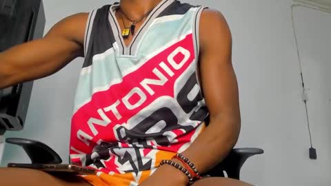 Snapshot of darwin_jhonson chatting on 12, 12, 2024 Darwin online show from 12, 12, 2024