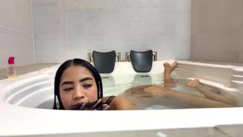 Snapshot of darydenmon chatting on 26, 4, 2026 Isabella online show from 26, 4, 2026