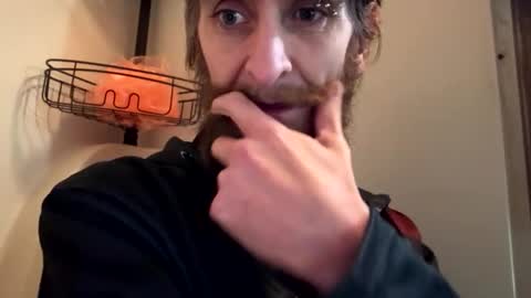 Snapshot of datitude chatting on 18, 3, 2026 datitude online show from 18, 3, 2026