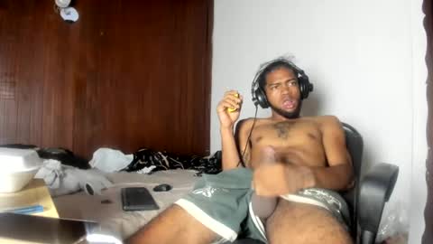 Snapshot of davcashmaster420 chatting on 7, 7, 2026 davcashmaster420 online show from 7, 7, 2026