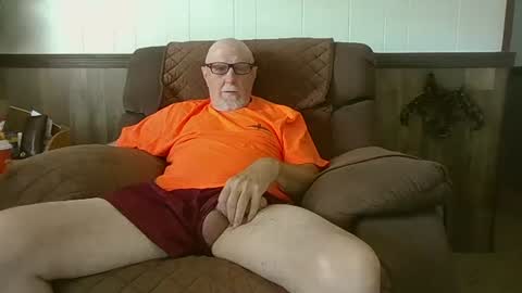 Snapshot of dave571960 chatting on 12, 7, 2026 dave571960 online show from 12, 7, 2026