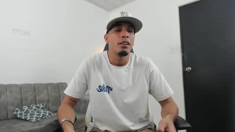 Snapshot of dave_skinnycum420 chatting on 4, 10, 2025 dave online show from 4, 10, 2025