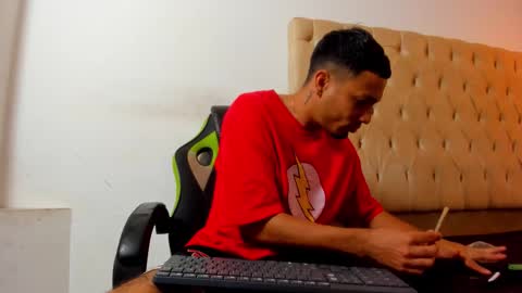 Snapshot of dave_skinnycum420 chatting on 28, 10, 2025 dave online show from 28, 10, 2025