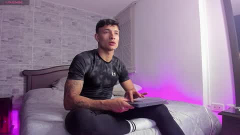 Snapshot of davisfirb chatting on 19, 11, 2025 davis online show from 19, 11, 2025