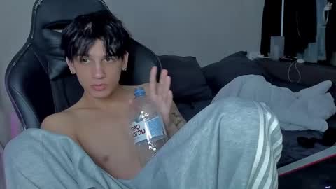 Snapshot of davisross chatting on 5, 12, 2024 davis online show from 5, 12, 2024