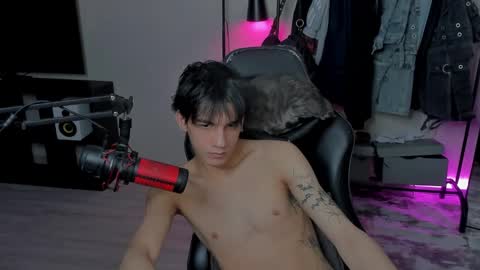 Snapshot of davisross chatting on 14, 2, 2025 davis online show from 14, 2, 2025