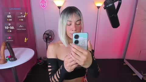 I am Dayanna  tecca online show from 20, 12, 2024