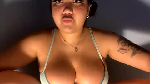 Snapshot of dayqueen1 chatting on 26, 4, 2026 dayqueen1 online show from 26, 4, 2026