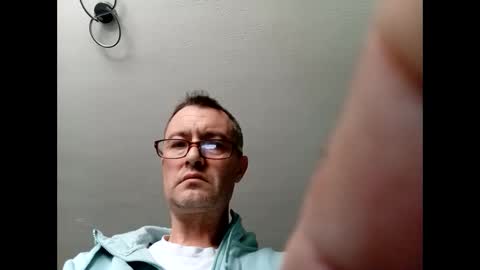 Snapshot of dazzill chatting on 12, 2, 2025 Dazzill online show from 12, 2, 2025