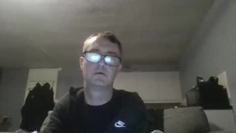 Snapshot of dazzill chatting on 7, 11, 2025 Dazzill online show from 7, 11, 2025