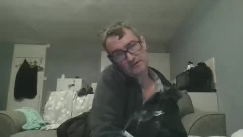 Snapshot of dazzill chatting on 28, 11, 2025 Dazzill online show from 28, 11, 2025