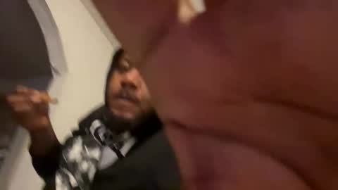 Snapshot of dbdre17 chatting on 4, 12, 2025 dbdre17 online show from 4, 12, 2025